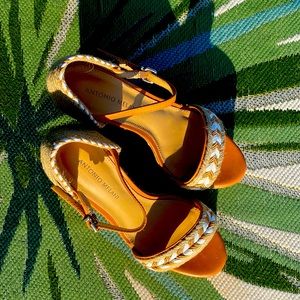 Antonio Melani Wedges — NEW